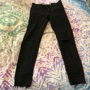 Zara (Trafaluc) distressed jeans